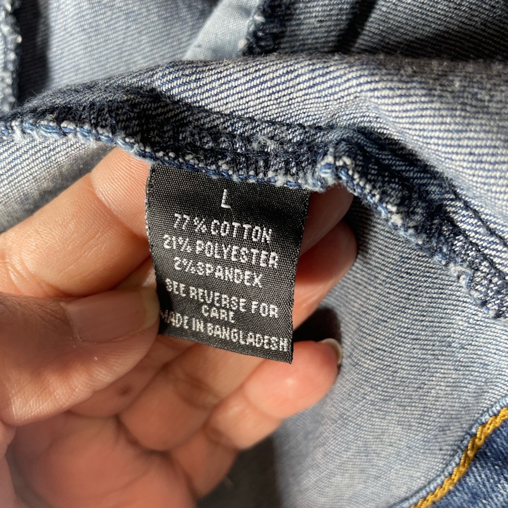 Baccini Light Wash Denim Top with Contrast Stitching Vintage - Picture 8 of 9